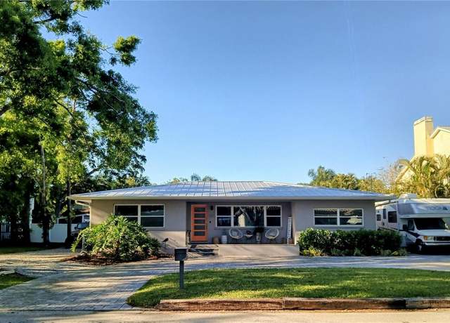 Property at 3217 W Lawn Ave, Tampa, FL 33611, 3 beds, 3 baths