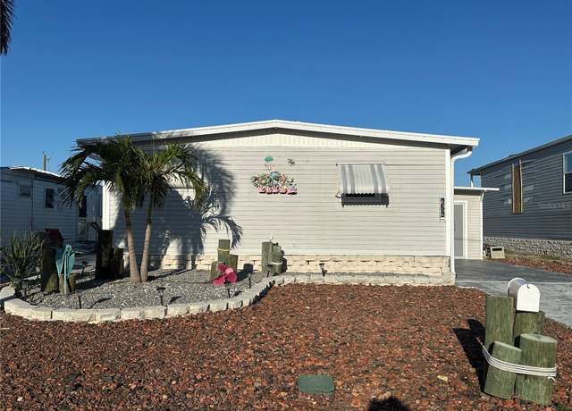 Property at 252 Aloha Dr, Palmetto, FL 34221, 2 beds, 1.5 baths