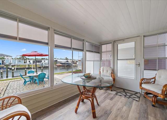 Property at 252 Aloha Dr, Palmetto, FL 34221, 2 beds, 1.5 baths