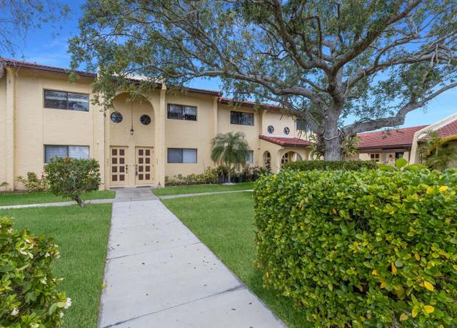 Property at 5625 15th Ave W, Bradenton, FL 34209, 2 beds, 2 baths