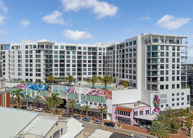 Property at 111 S Pineapple Ave #813, Sarasota, FL 34236, 2 beds, 2.5 baths