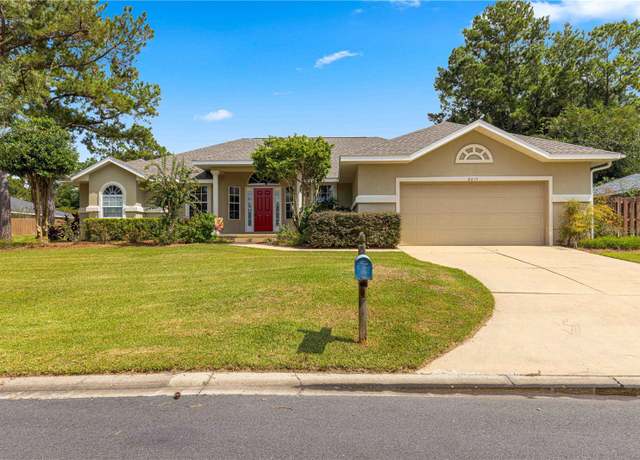 Property at 2215 SE 24th Ave, Ocala, FL 34471, 3 beds, 2 baths