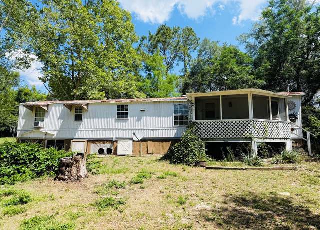 Property at 10541 SE 127th Ln, Belleview, FL 34420, 2 beds, 1.5 baths
