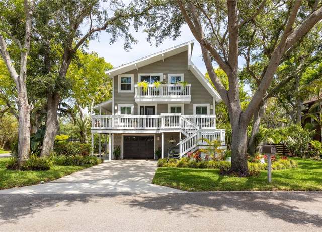 Property at 12893 Poinsettia Ave, Seminole, FL 33776, 3 beds, 2 baths