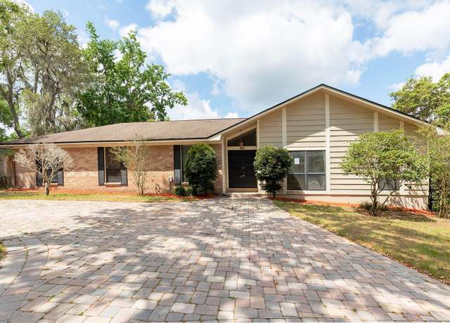 Property at 100 Crestwood Dr, Longwood, FL 32779, 4 beds, 2 baths