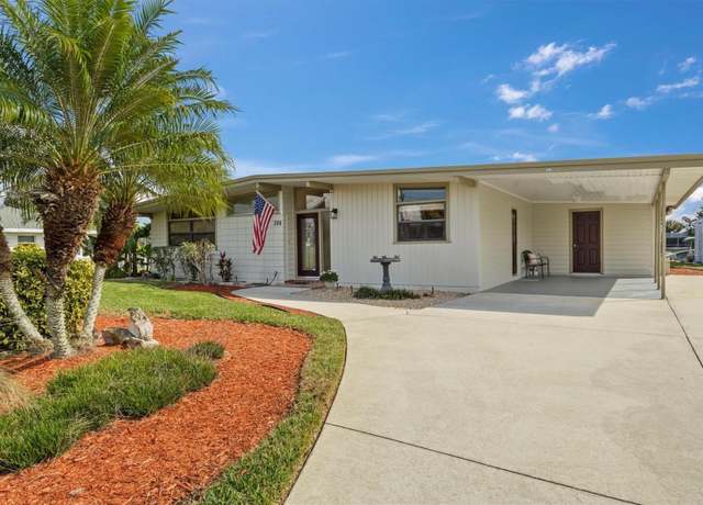 Property at 326 Canal Dr, Lake Wales, FL 33859, 3 beds, 2 baths