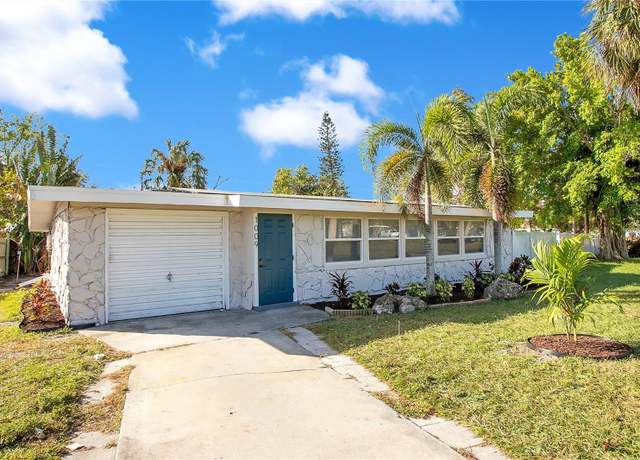 Property at 1009 Farragut Dr N, St Petersburg, FL 33710, 3 beds, 2 baths