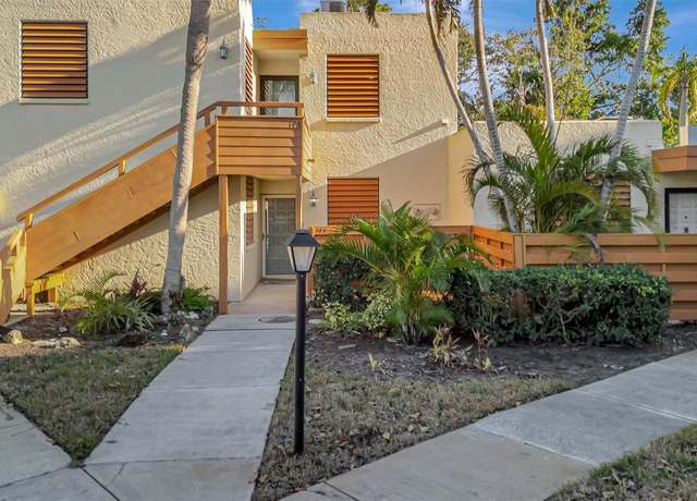Property at 144 Wild Palm Dr, Bradenton, FL 34210, 2 beds, 2 baths