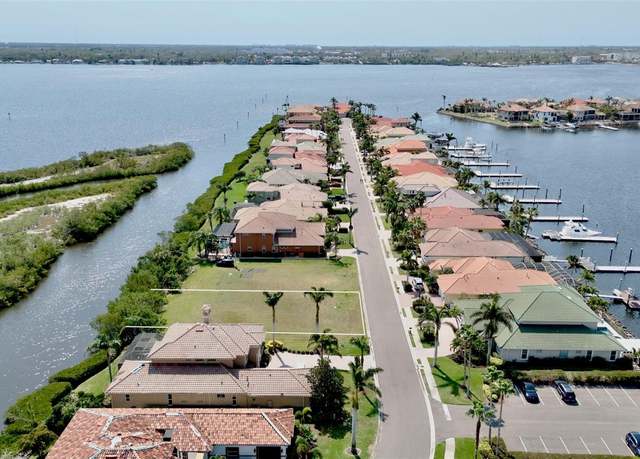 Property at 204 12th Ave E, Palmetto, FL 34221
