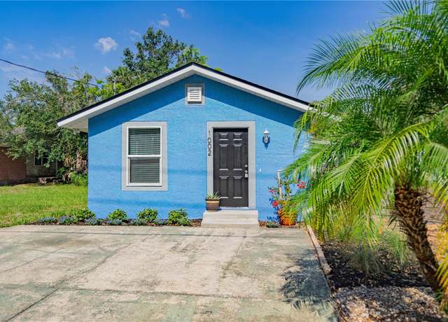 Property at 1002 S Locust Ave, Sanford, FL 32771, 2 beds, 1 bath