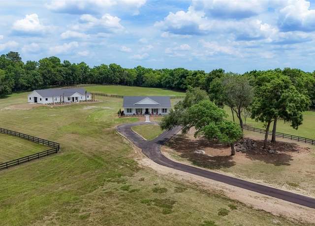 Property at 1631 W Hwy 329, Citra, FL 32113, 4 beds, 2.5 baths