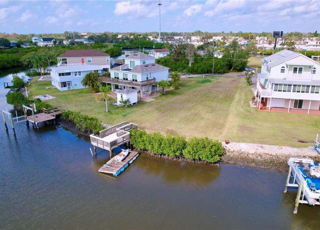 Property at 8934 Rocky Creek Dr, Tampa, FL 33615