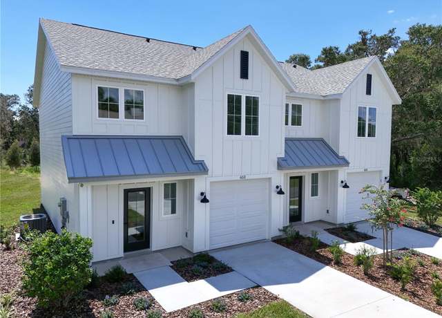 Property at 650 E Liberty Ave, Mount Dora, FL 32757, 3 beds, 2.5 baths