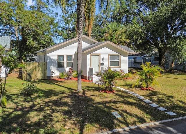 Property at 2312 14th Ave W, Bradenton, FL 34205, 3 beds, 2 baths