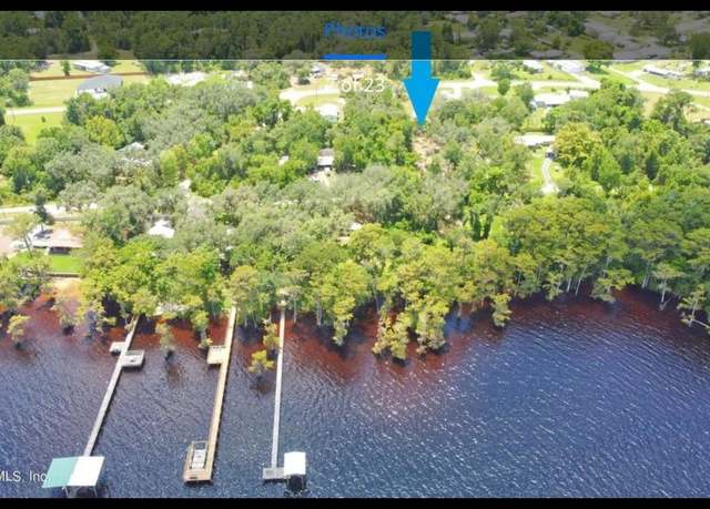 Property at 329 Riviera Dr, Crescent City, FL 32112