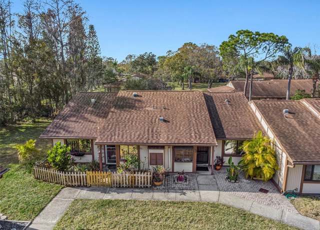 Property at 106 Edgewood Ct, Oldsmar, FL 34677, 3 beds, 2 baths