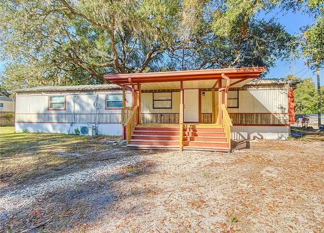 Property at 700 SE 129th Ter, Silver Springs, FL 34488, 2 beds, 2 baths