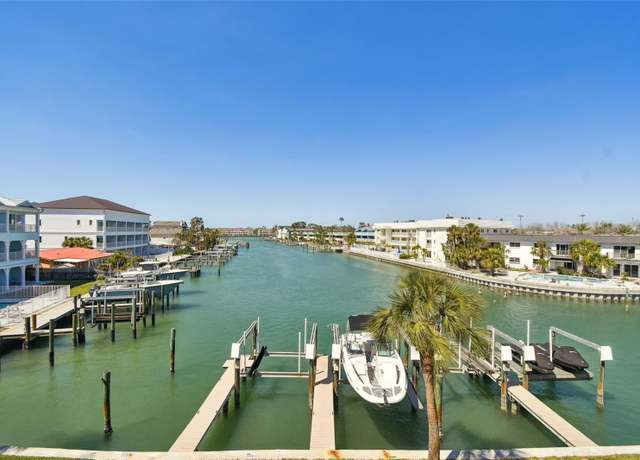 Property at 156 117th Ave, Treasure Island, FL 33706, 3 beds, 2.5 baths