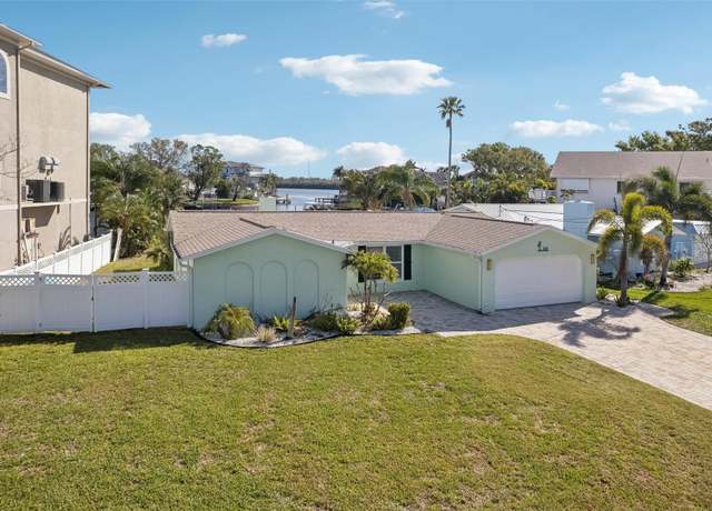 Property at 104 Carlyle Cir, Palm Harbor, FL 34683, 3 beds, 2 baths