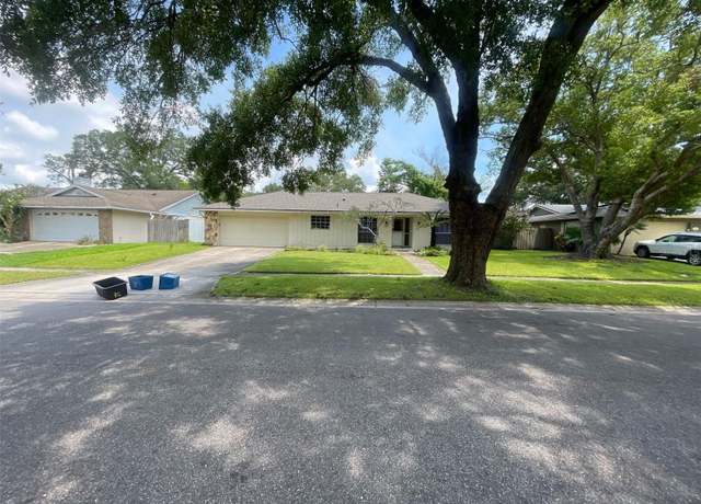 Property at 1015 Bonita Dr, Altamonte Springs, FL 32714, 3 beds, 2.5 baths