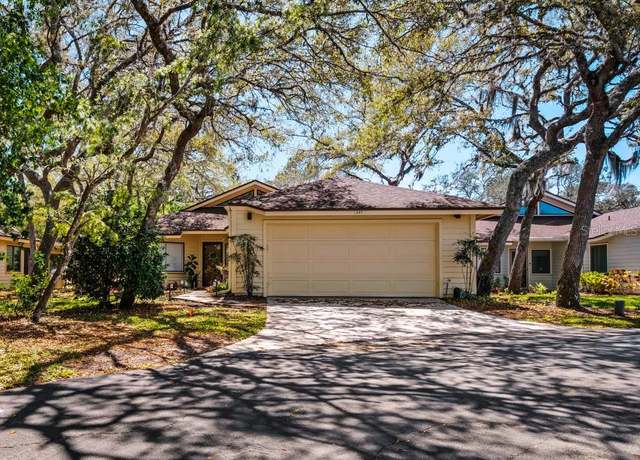 Property at 627 Saint Andrews Cir, New Smyrna Beach, FL 32168, 2 beds, 2 baths