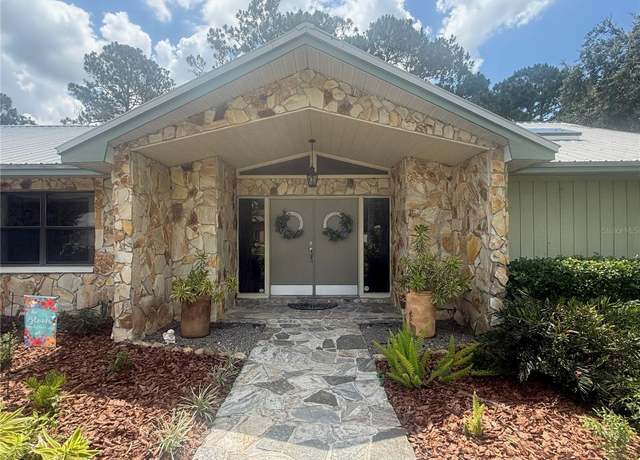 Property at 2215 Toniwood Ln, Palm Harbor, FL 34685, 4 beds, 2.5 baths