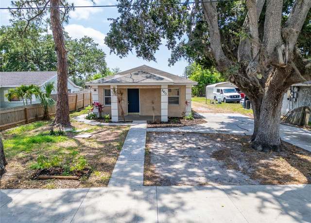 Property at 2411 5th Avenue Dr E, Palmetto, FL 34221, 3 beds, 2 baths