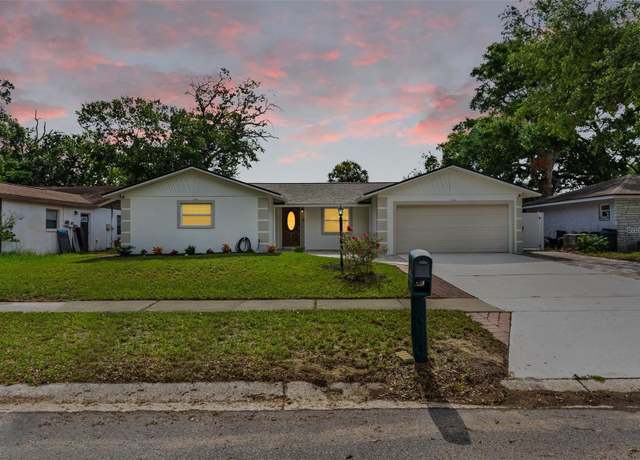 Property at 107 Valley Cir, Brandon, FL 33510, 3 beds, 2 baths