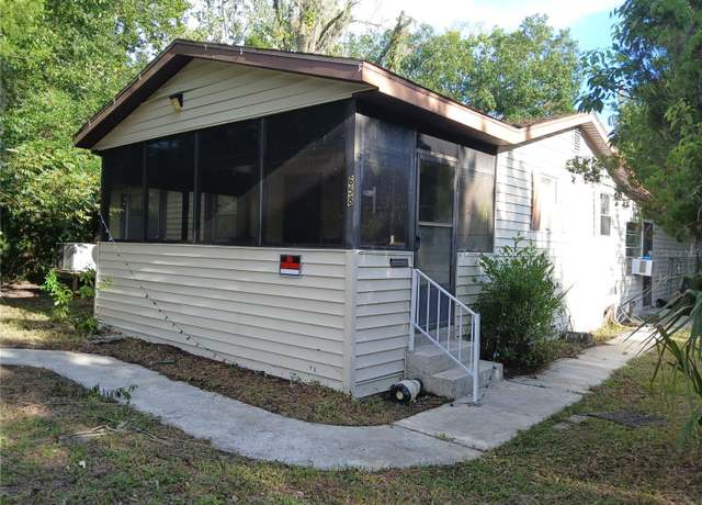 Property at 658 NE 10th St, Crystal River, FL 34428, 5 beds, 2 baths