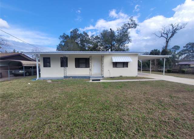 Property at 2215 NE 16th Ct, Ocala, FL 34470, 2 beds, 1 bath