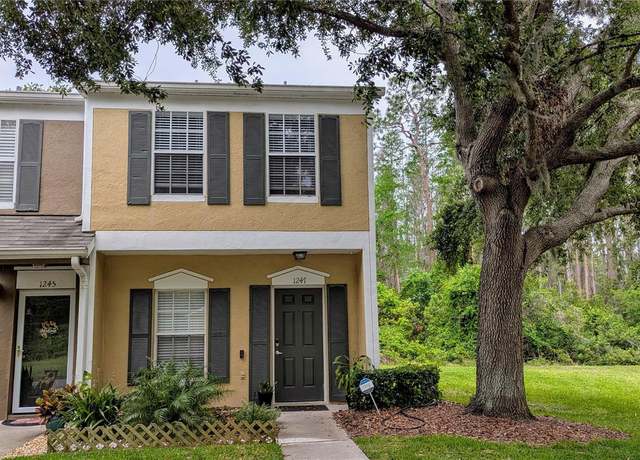 Property at 1247 Kennewick Ct, Wesley Chapel, FL 33543, 2 beds, 2.5 baths