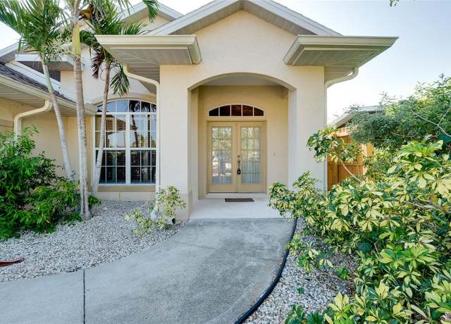 Property at 429 Riviera St, Venice, FL 34285, 3 beds, 2 baths