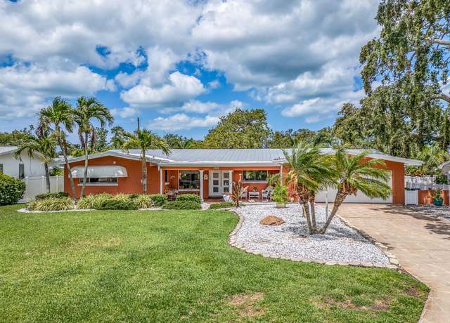 Property at 308 Cedar Ln, Largo, FL 33770, 4 beds, 3 baths