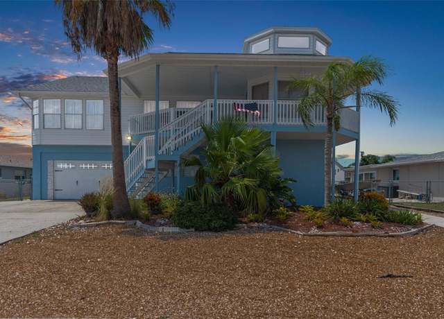 Property at 13521 Stacey Dr, Hudson, FL 34667, 6 beds, 3 baths