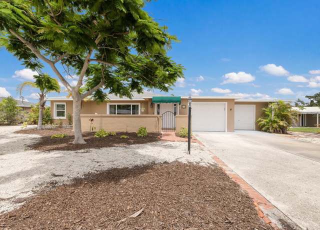 Property at 715 Fontana Ln, Bradenton, FL 34209, 3 beds, 2 baths