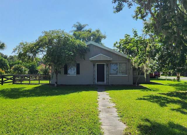Property at 10 N Trowell Ave, Umatilla, FL 32784, 2 beds, 1 bath