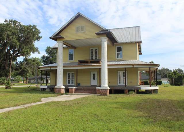 Property at 701 1st St NE, Fort Meade, FL 33841, 5 beds, 5 baths
