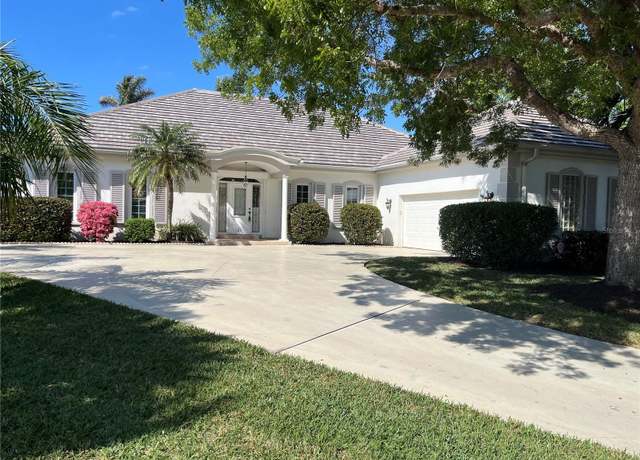 Property at 20 Saint Croix Way, Englewood, FL 34223, 3 beds, 2.5 baths