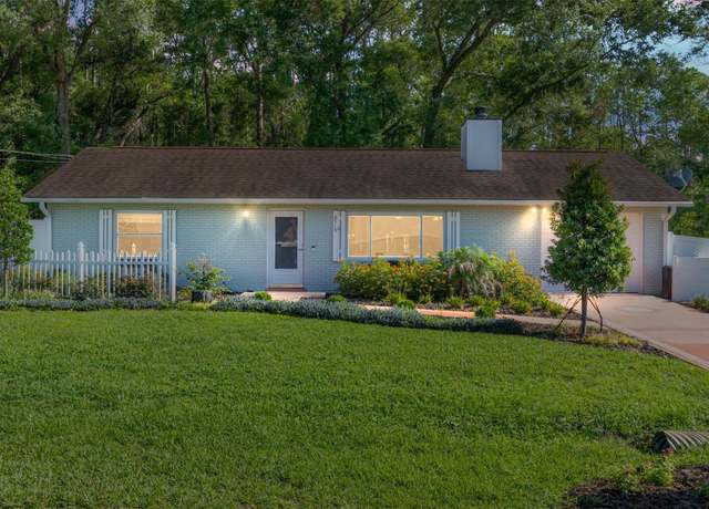 Property at 3515 NE 43rd Pl, Ocala, FL 34479, 3 beds, 2 baths