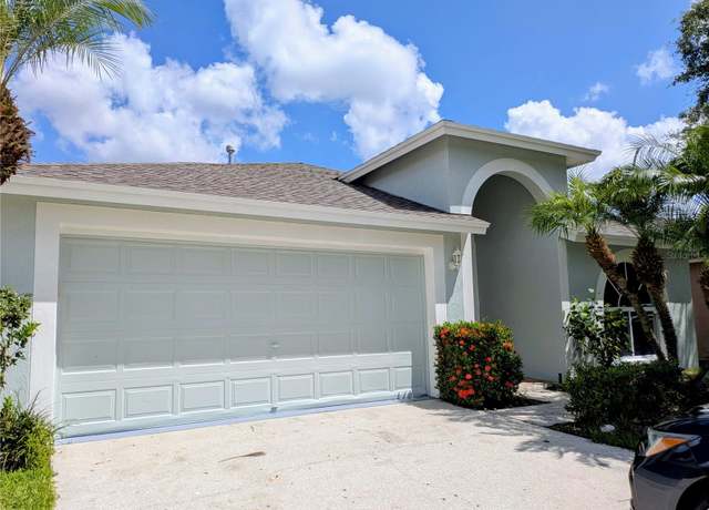 Property at 27542 Sky Lake Cir, Wesley Chapel, FL 33544, 4 beds, 2 baths