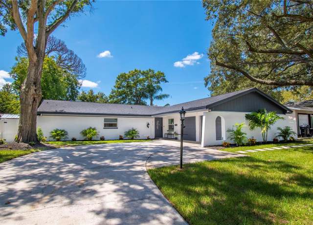 Property at 8010 W Hiawatha St, Tampa, FL 33615, 5 beds, 3 baths
