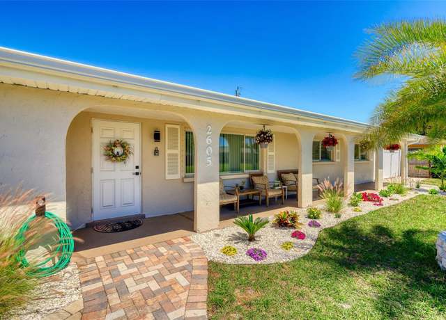 Property at 2605 Sunnybrook Dr, Sarasota, FL 34239, 5 beds, 4 baths