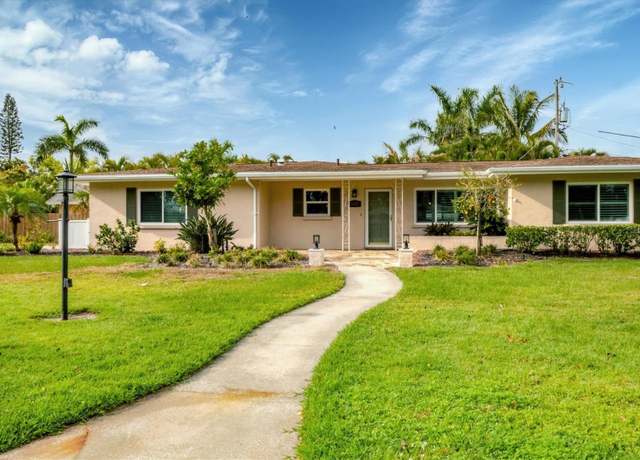 Property at 3072 Meyer Dr, Sarasota, FL 34239, 3 beds, 2 baths