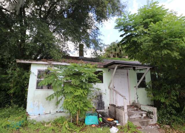 Property at 3420 S Palm Ave, Palatka, FL 32177, 3 beds, 1 bath