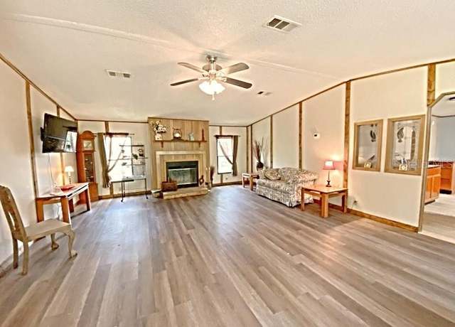 Property at 193 SW Fox Pl, Fort White, FL 32038, 3 beds, 2 baths
