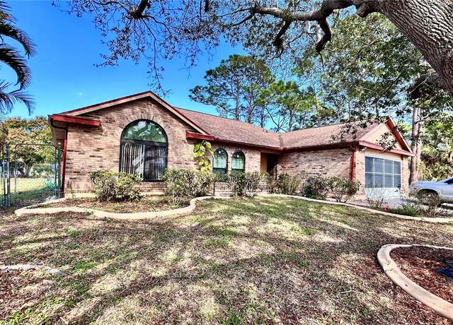 Property at 915 Elmont St NW, Palm Bay, FL 32907, 3 beds, 2 baths