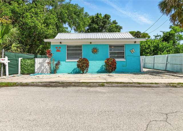 Property at 318 Palm St, New Smyrna Beach, FL 32168, 2 beds, 2 baths