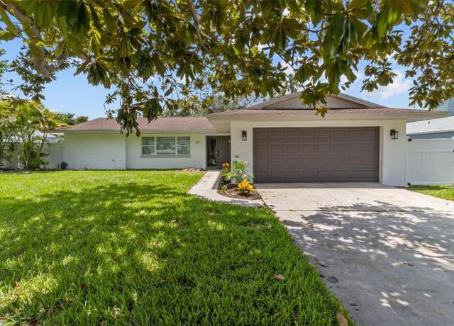 Property at 671 25th St SW, Largo, FL 33770, 3 beds, 3 baths