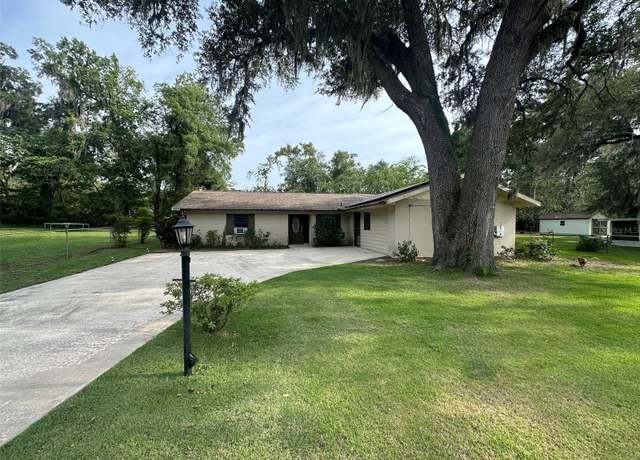 Property at 1008 SE 26th St, Ocala, FL 34471, 3 beds, 2 baths
