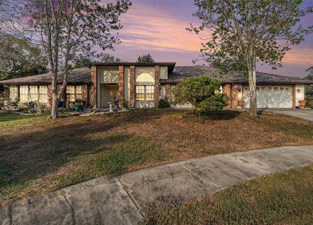 Property at 320 Preston Hollow Dr, Spring Hill, FL 34609, 5 beds, 4 baths